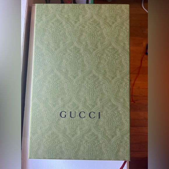 Gucci rubber slides size 8 NWT worn on one vacation! - Picture 2 of 7